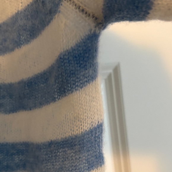 Jumper 123 100% Cashmere Blue and White Striped lightweight V-Neck Sweater - Picture 7 of 12